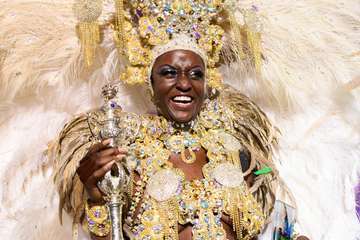 El diseñador teldense Nauzet Afonso vuela con éxito en el Carnaval capitalino (Foto TA)